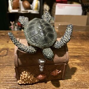 Key West resin treasure chest trinket box